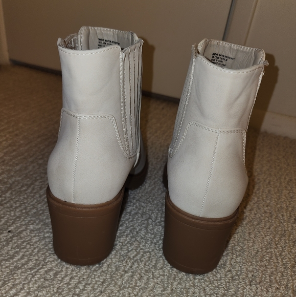 Water Resistant Faux Suede Bootie - Picture 5 of 7